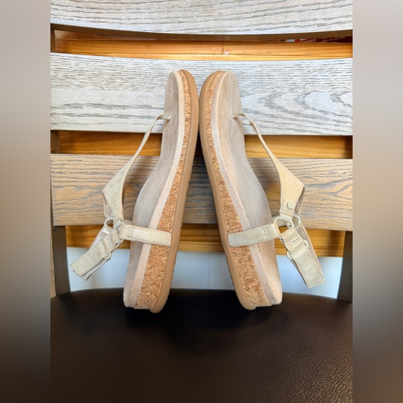 Vionic Kirra II Wedge Sandal size 8 - Picture 8 of 10